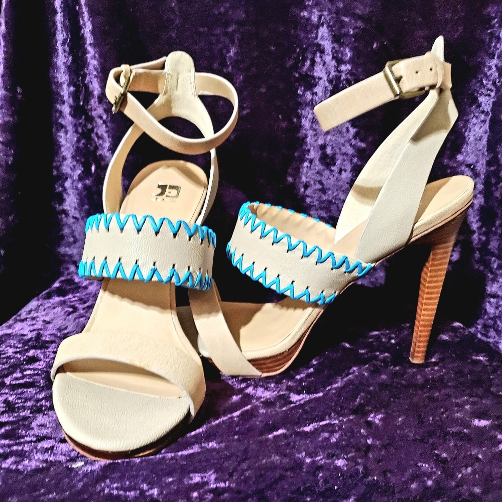 Women's shoes
